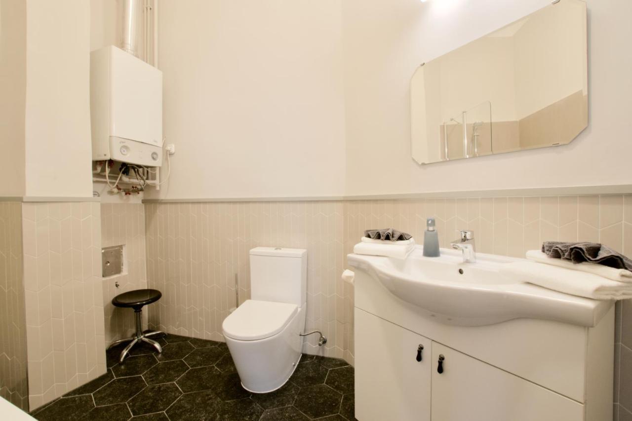 Standard Apartment By Hi5 - Kecskemeti Street Suite Budapest Kültér fotó